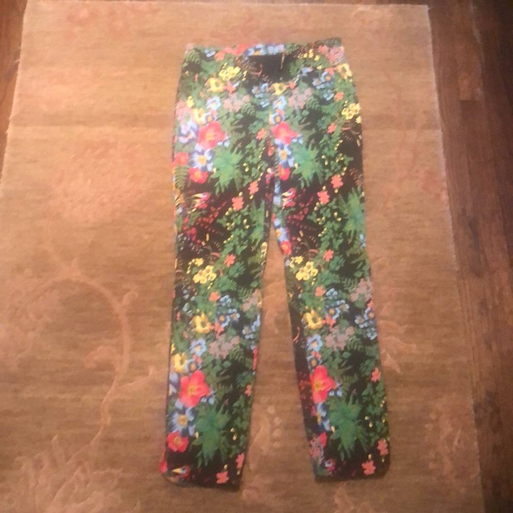 Soft Surroundings Floral Capri Leggings